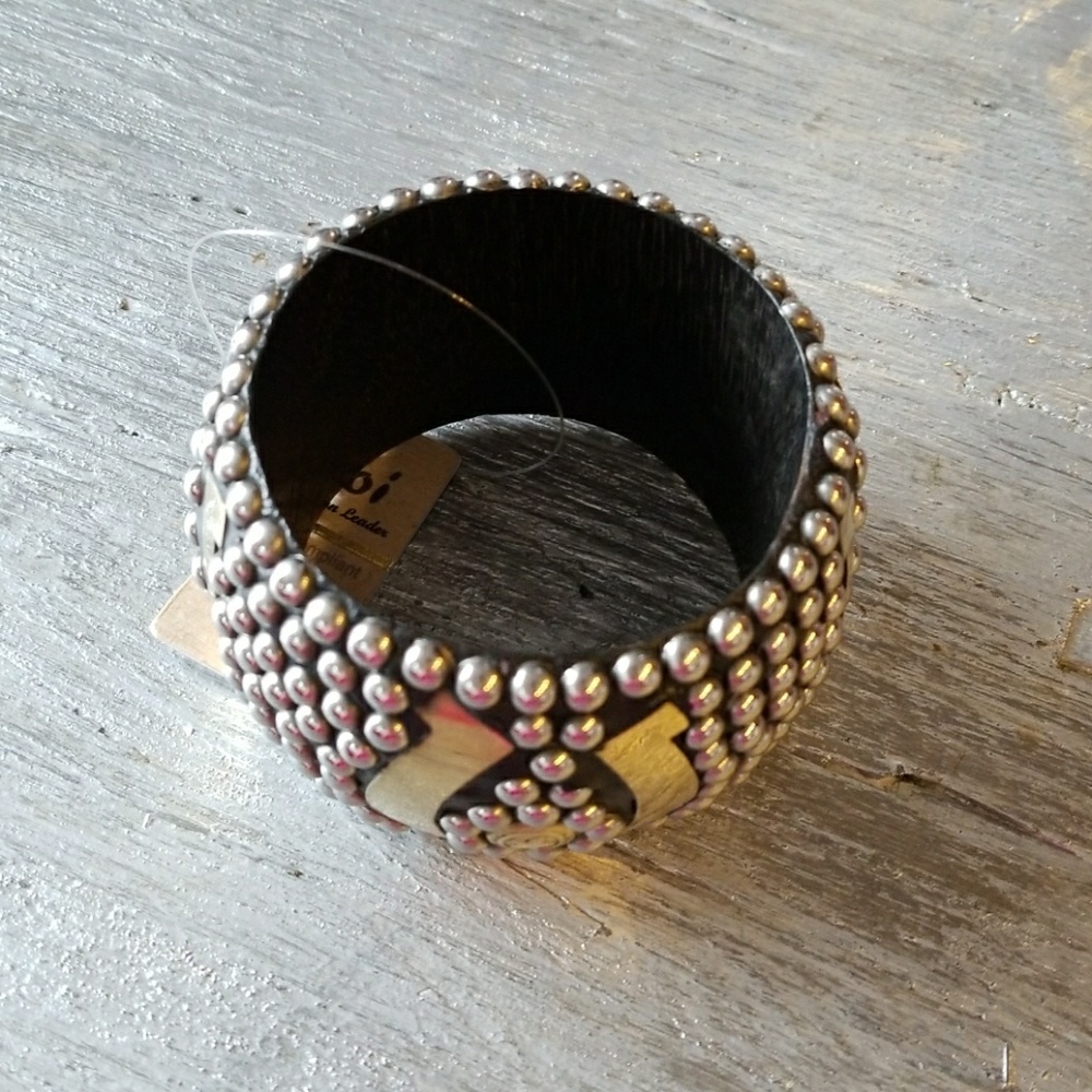 ❤LAST 1❤HORSESHOE OVERSIVED BRACELET - Picture 3 of 4